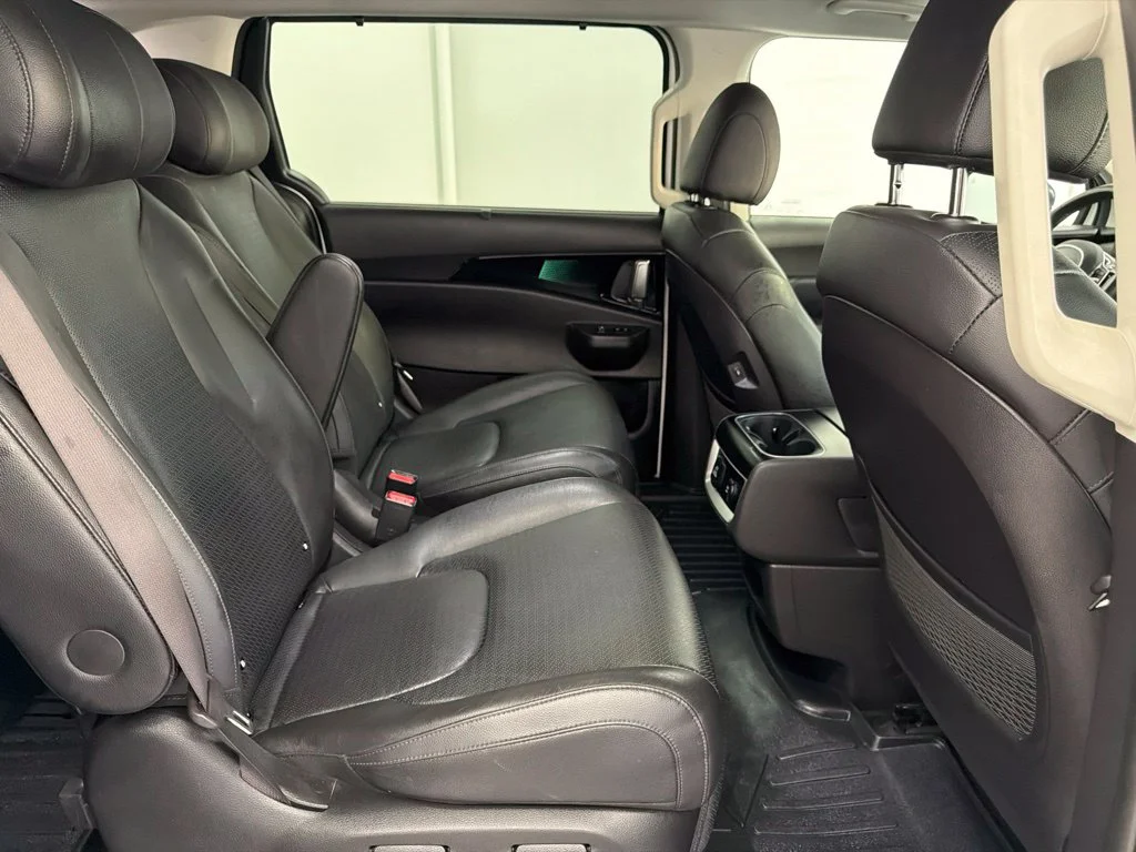 Used 2025 White Kia SX Prestige image 27