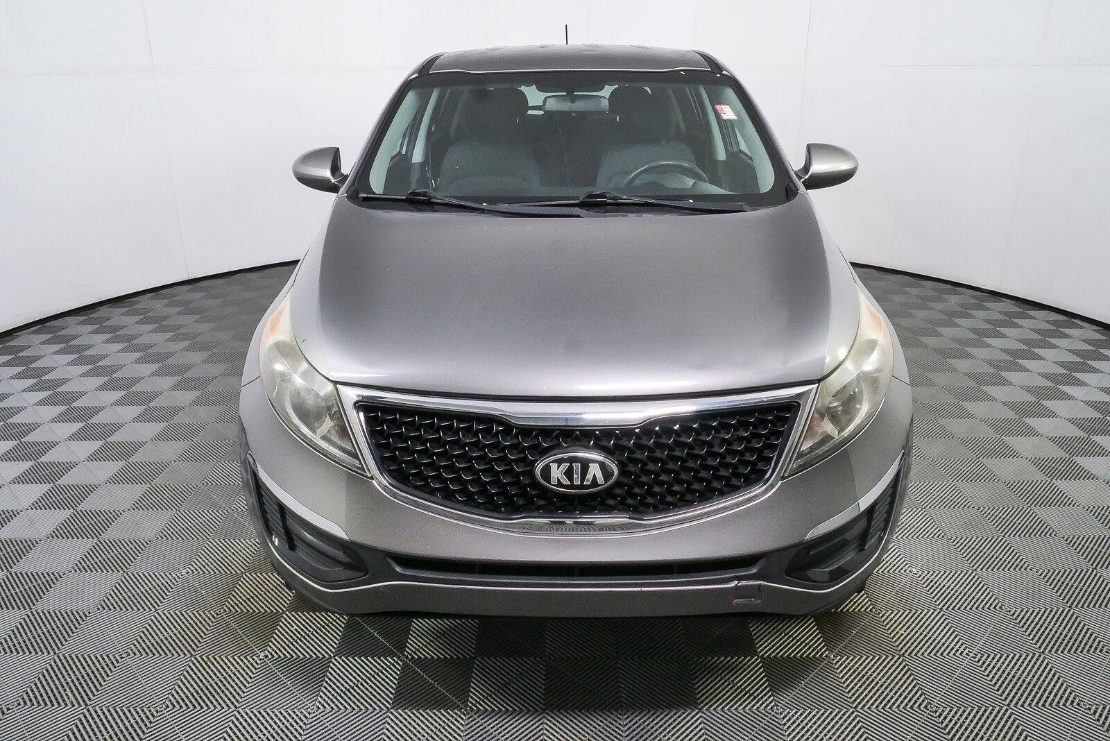 Used 2016 Mineral Silver Kia LX image 37
