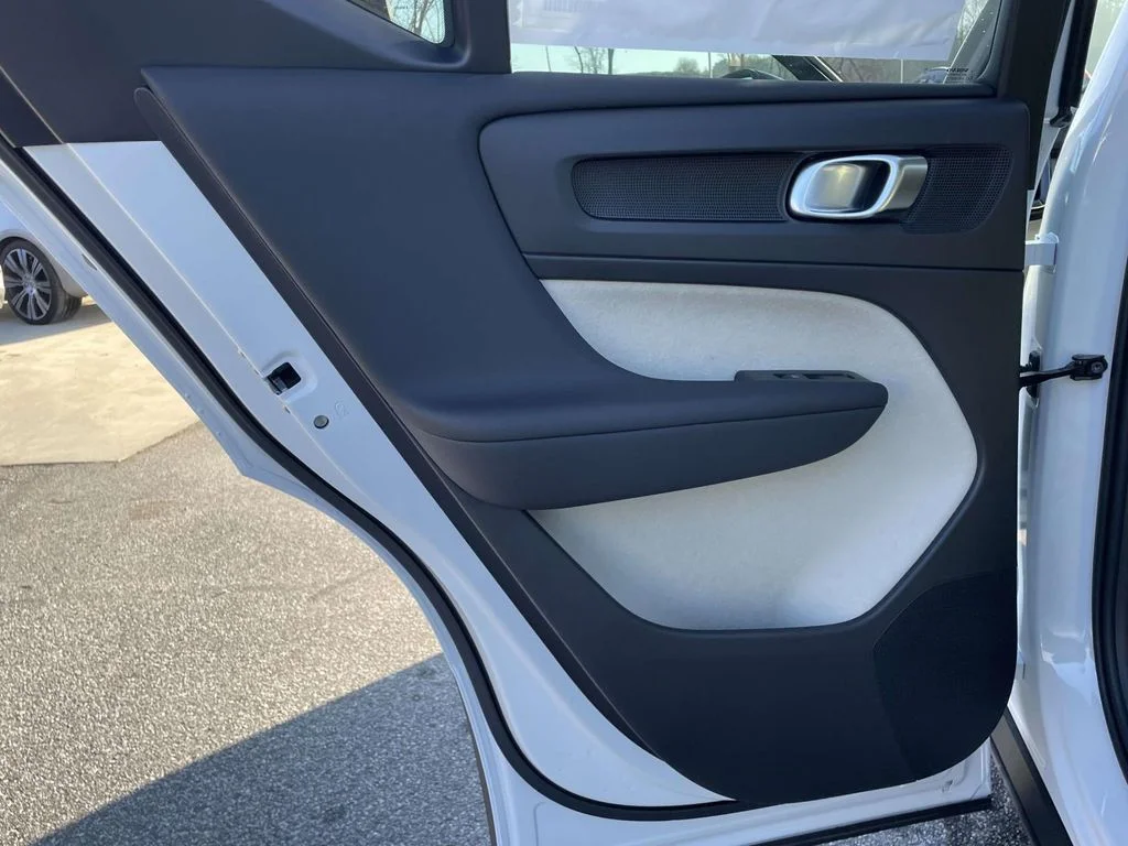 New 2026 Crystal White Volvo Plus image 2