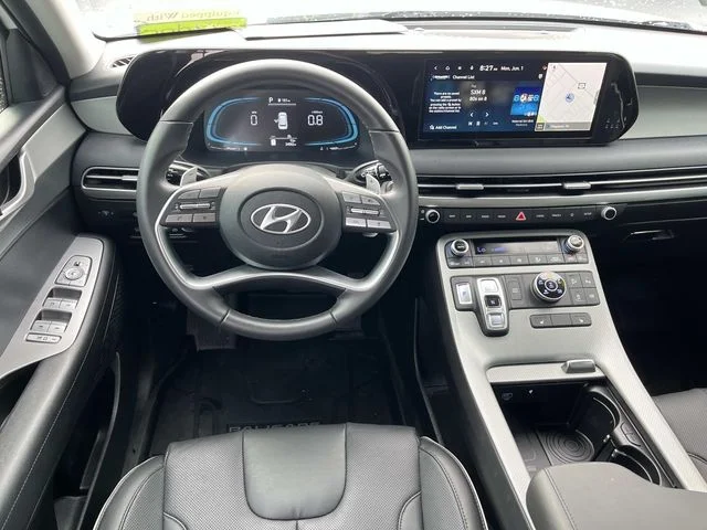 Used 2025 White Hyundai SEL image 10