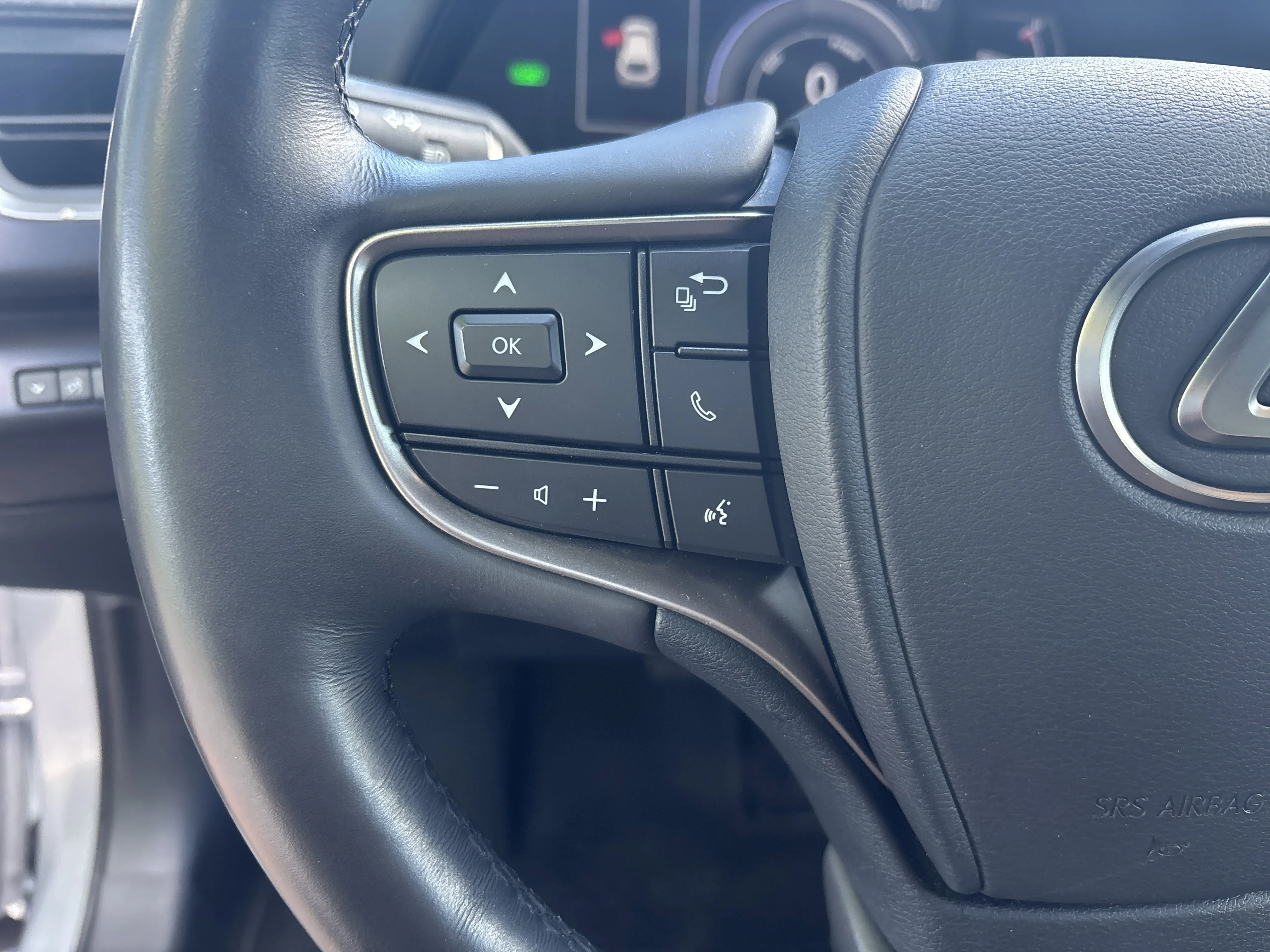 Used 2024 Iridium Lexus UX 250h Premium image 19