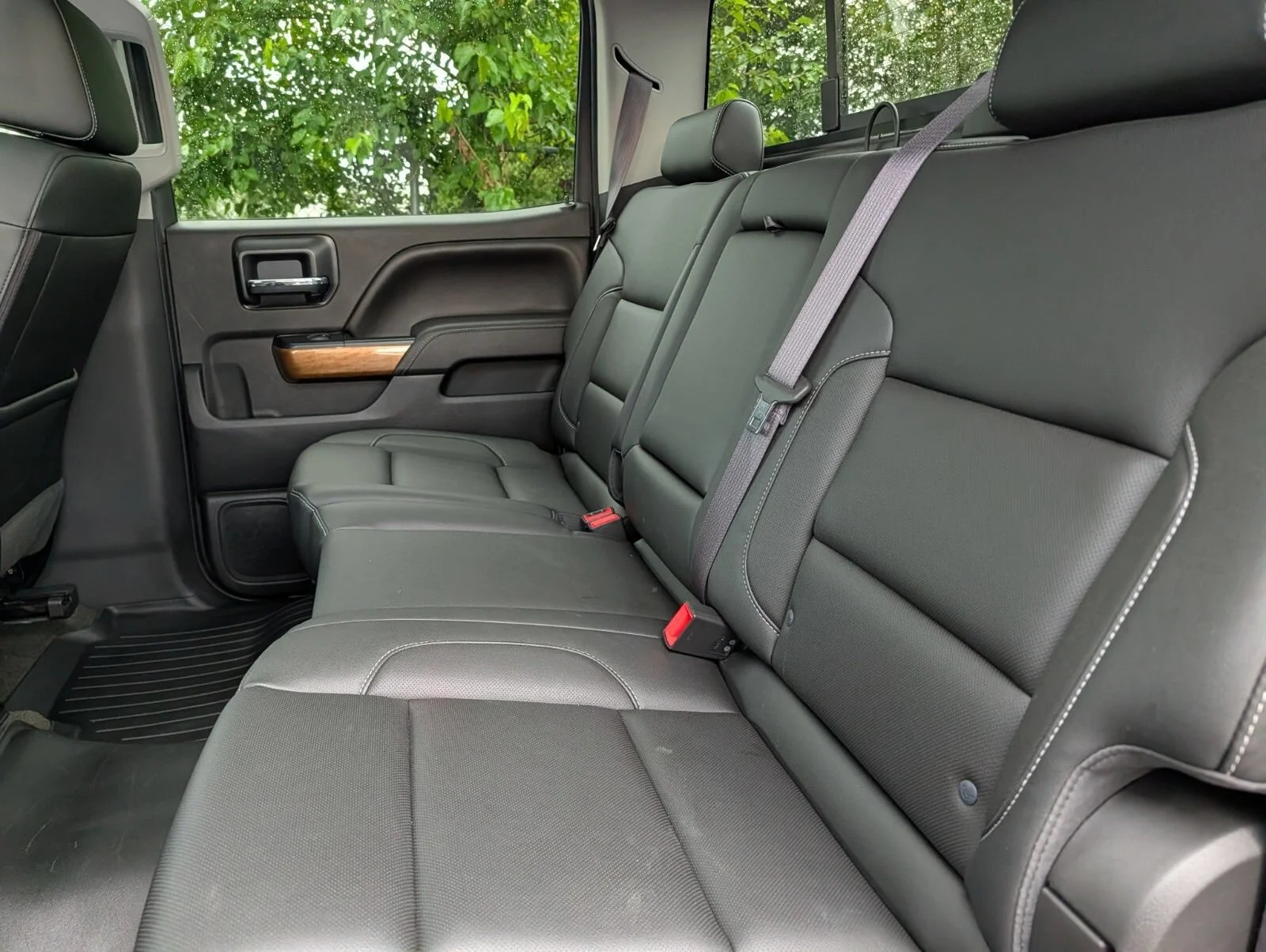 Used 2017 GRAPHITE METALLIC Chevrolet LTZ image 25