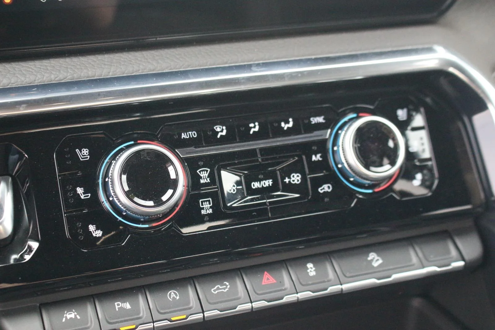Used 2025 Downpour Metallic GMC Denali image 29