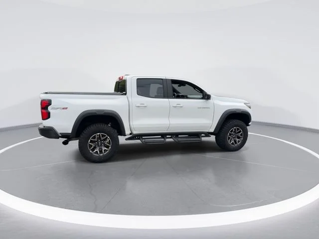 Used 2025 White Chevrolet ZR2 image 9