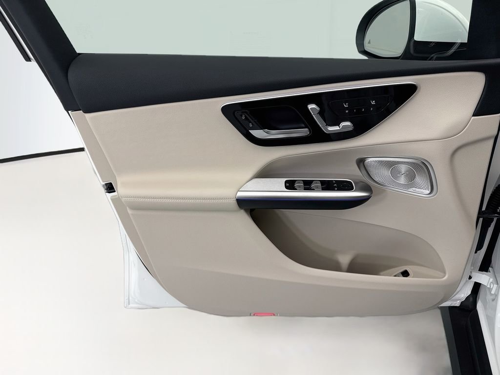 New 2027 Polar White Mercedes-Benz GLC 300 image 23