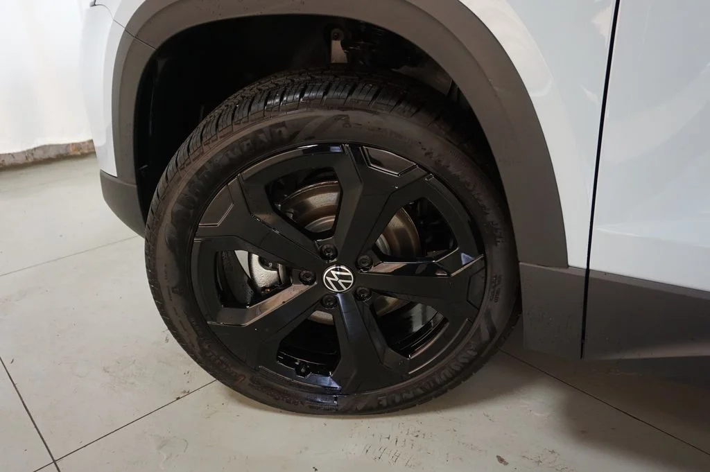 New 2026 Gray Volkswagen 1.5T SE Black image 26