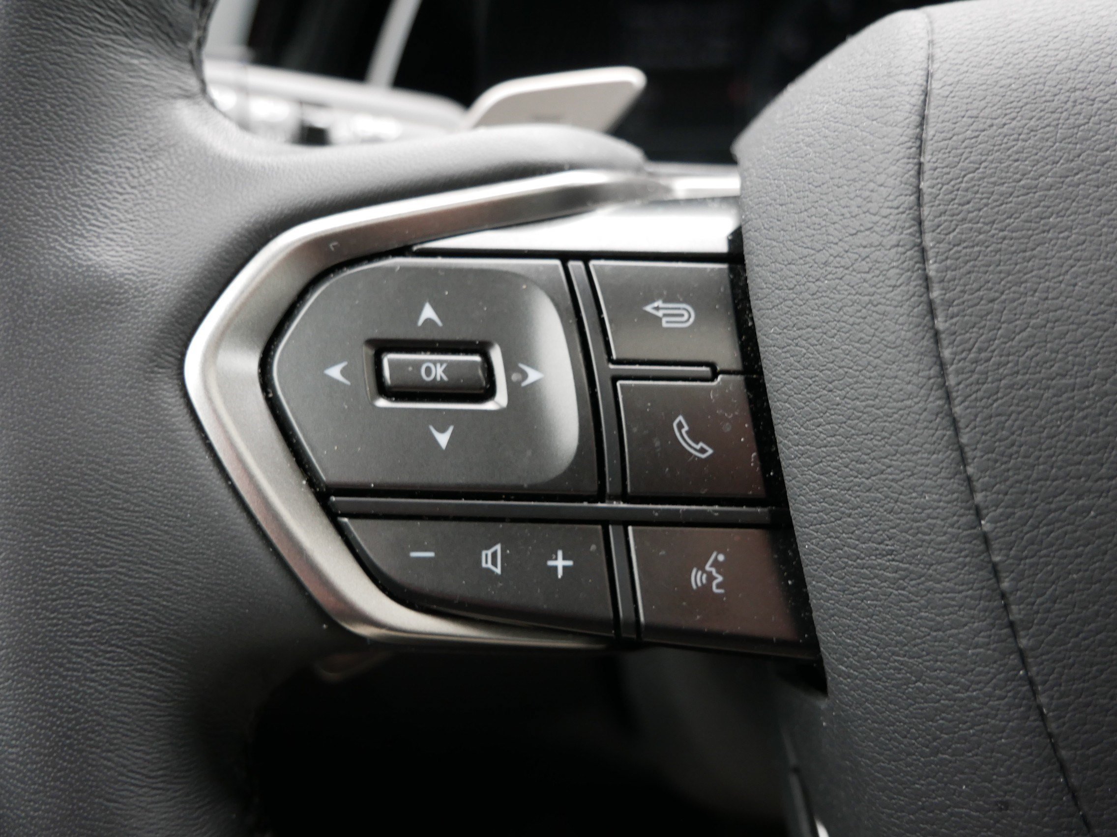 Used 2024 Iridium Lexus RX 350 Premium image 27