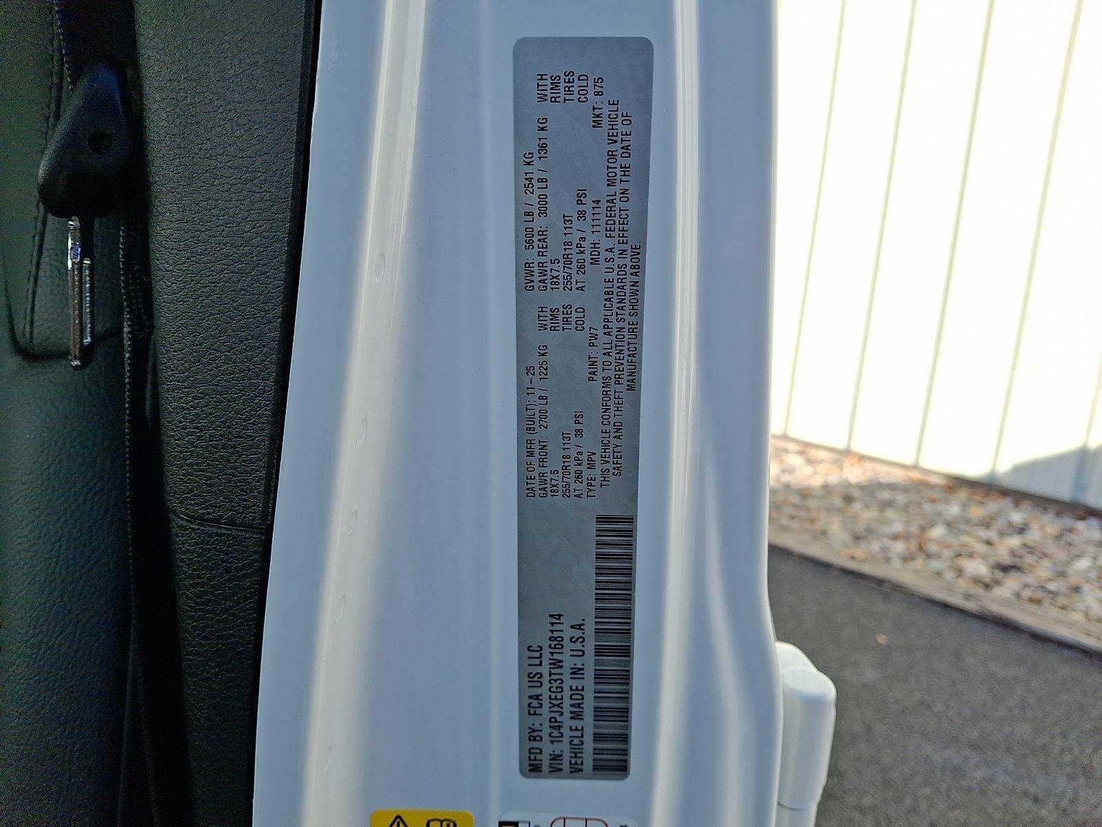 New 2026 Bright White Clear-Coat Exterior Paint Jeep Sahara image 18