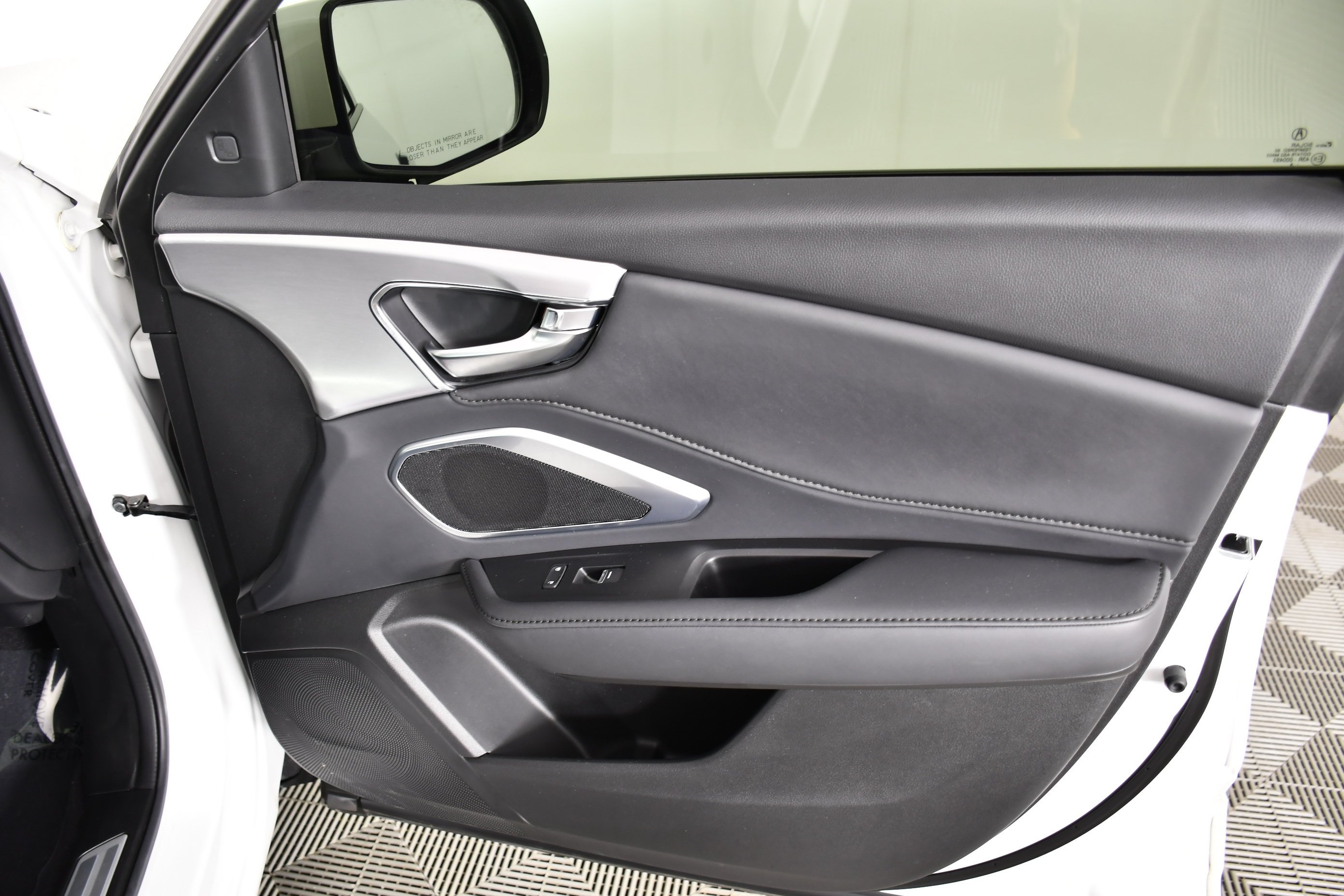Used 2023 Platinum White Pearl Acura Base image 40