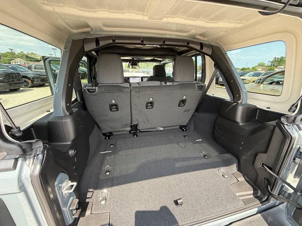 New 2026 Anvil Clear-Coat Exterior Paint Jeep Sport S image 25