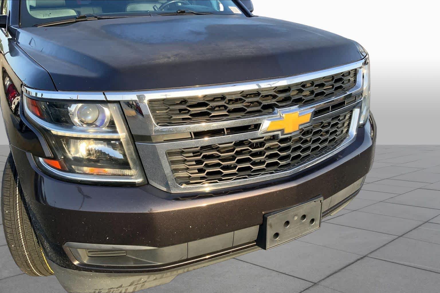 Used 2017 Tungsten Metallic Chevrolet LT image 29