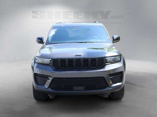 Used 2024 Gray Jeep Altitude image 16