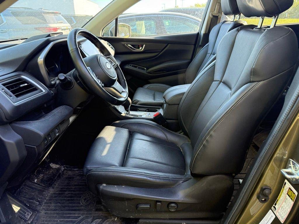 Used 2023 Autumn Green Metallic Subaru Limited image 4