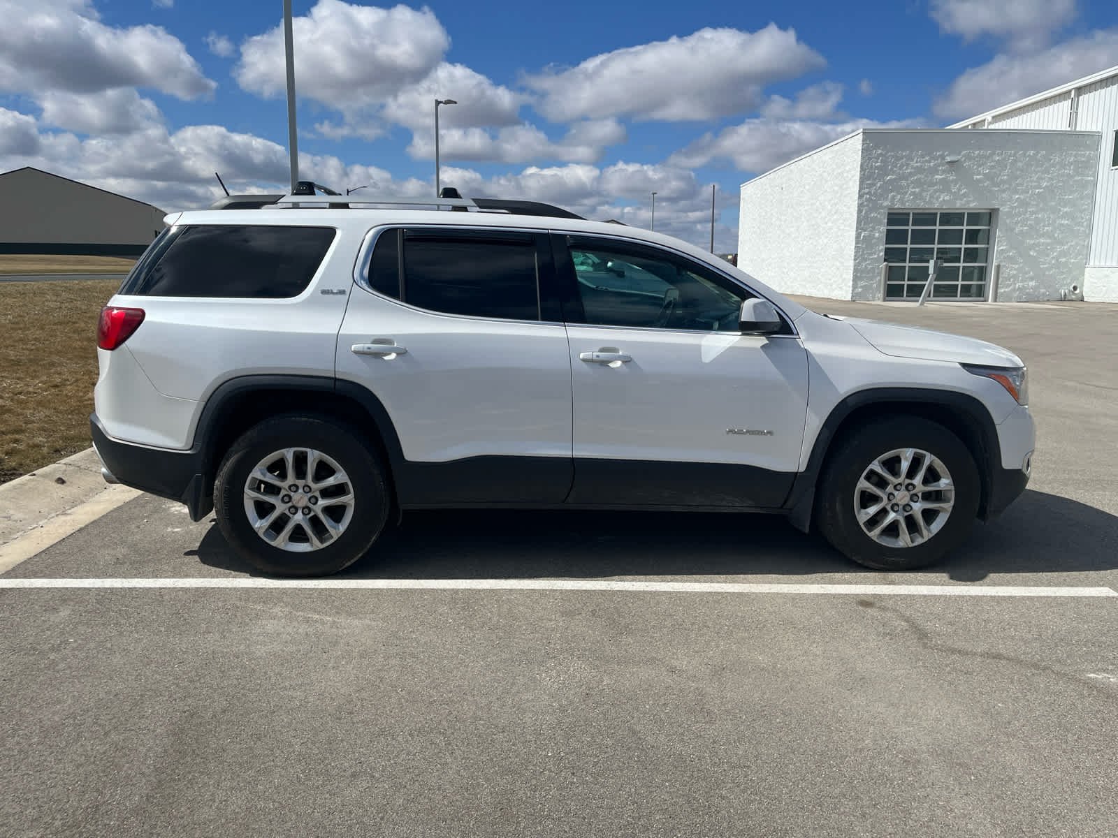 Used 2017 GMC Acadia SLE-2 with VIN 1GKKNSLS7HZ294124 for sale in Spring Valley, Minnesota