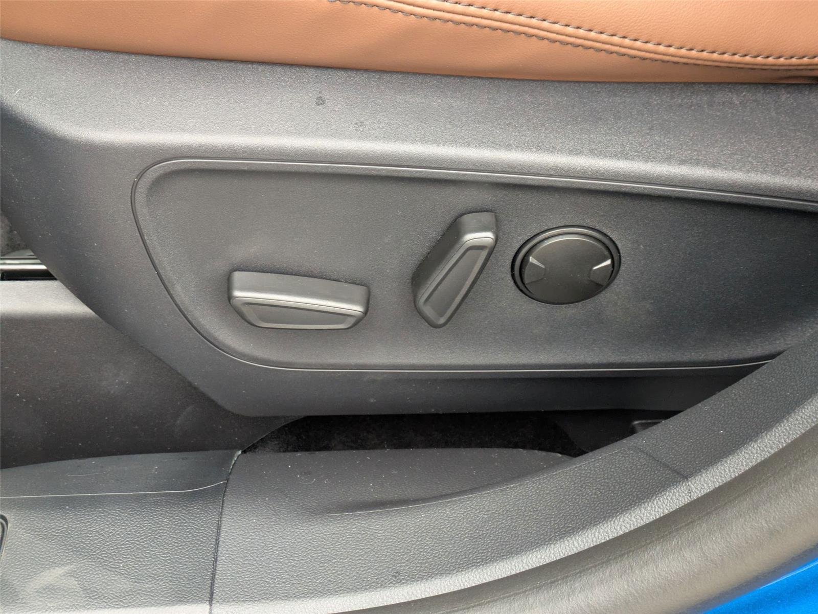 New 2025 Velocity Blue Metallic Ford Outer Banks® image 14