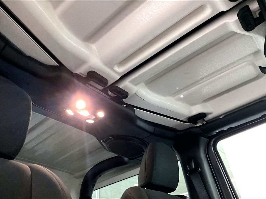 Used 2022 Granite Crystal Metallic Clearcoat Jeep Sport S image 22