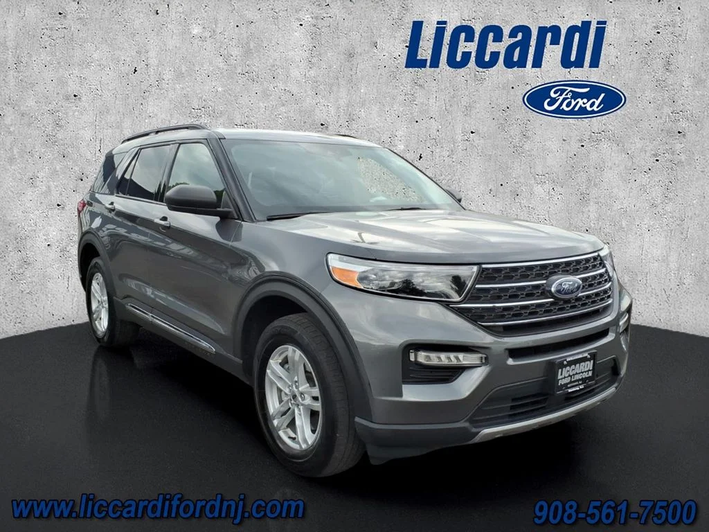 2023 Ford Explorer XLT 4WD's photo