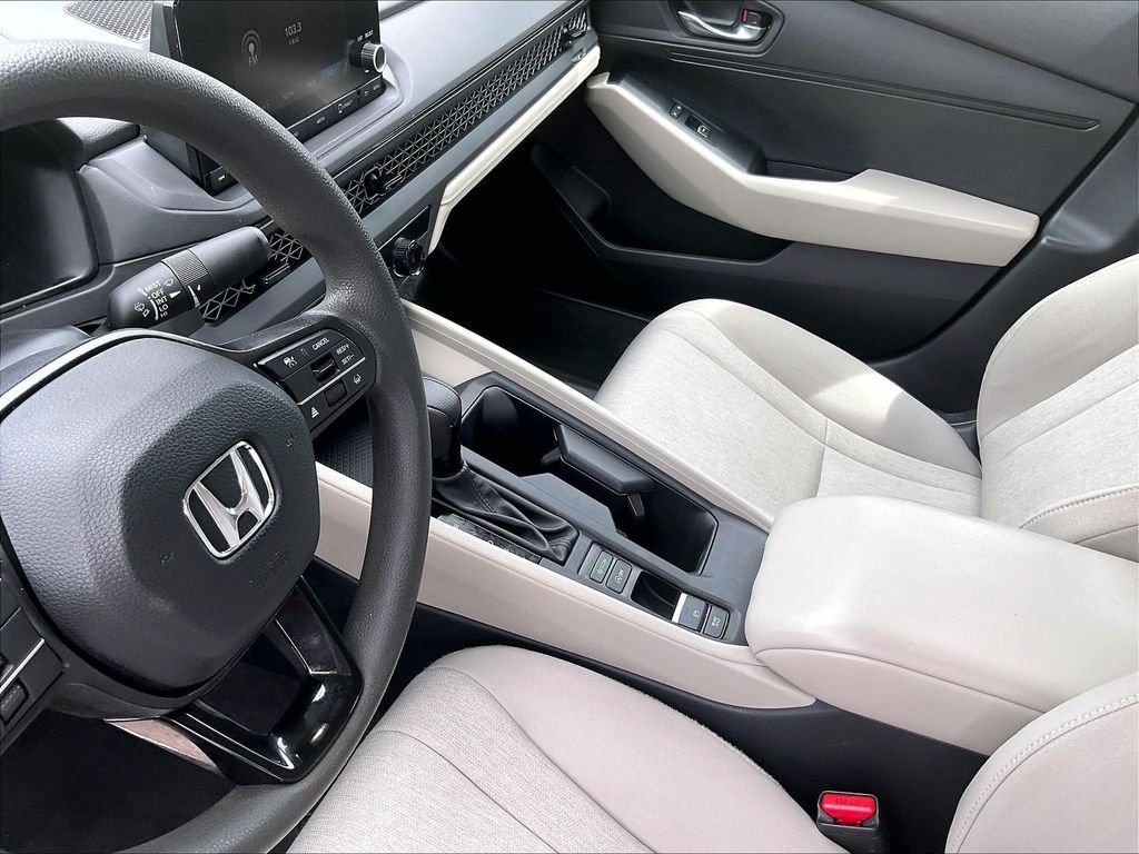Used 2024 White Honda LX image 20