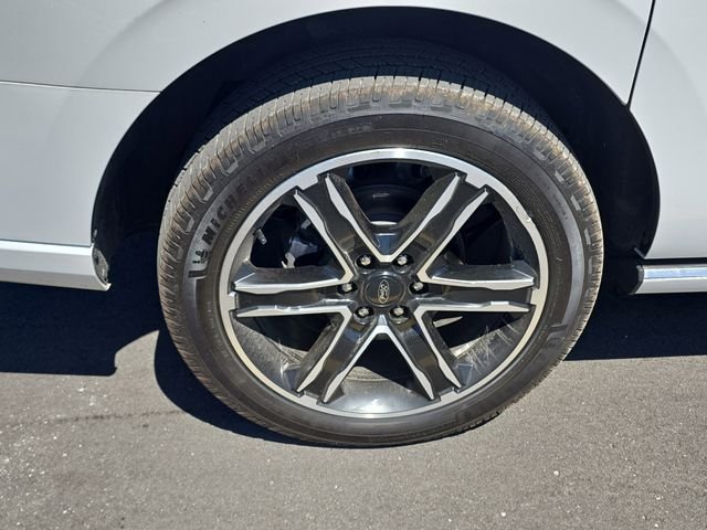Certified Used 2023 White Metallic Ford Platinum image 5