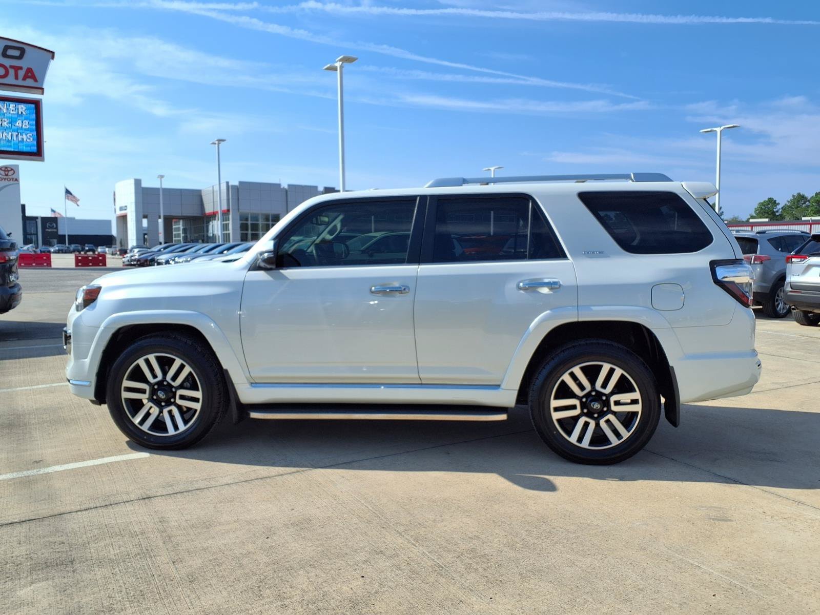 Certified Used 2022 Blizzard Pearl Toyota Limited image 9