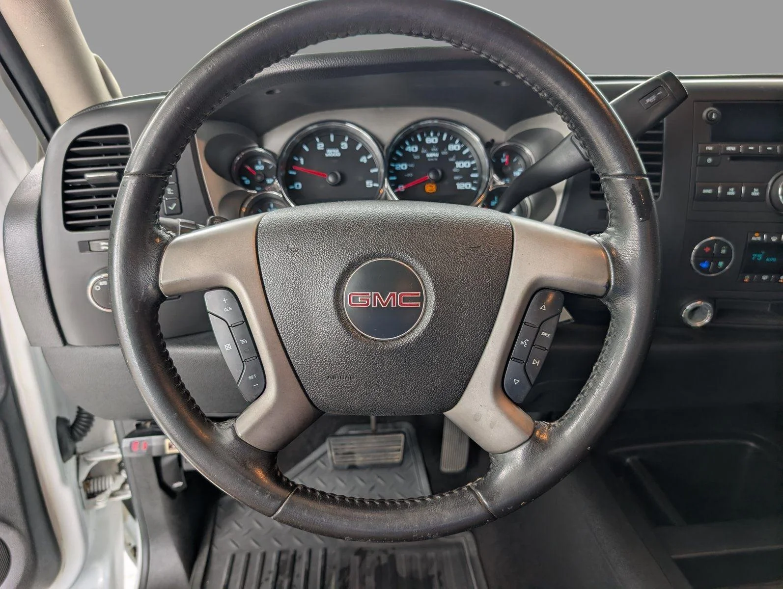 Used 2007 Summit White GMC SLE2 image 21