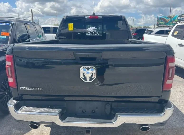 Used 2020 Diamond Black Crystal Pearlcoat Ram Laramie image 7