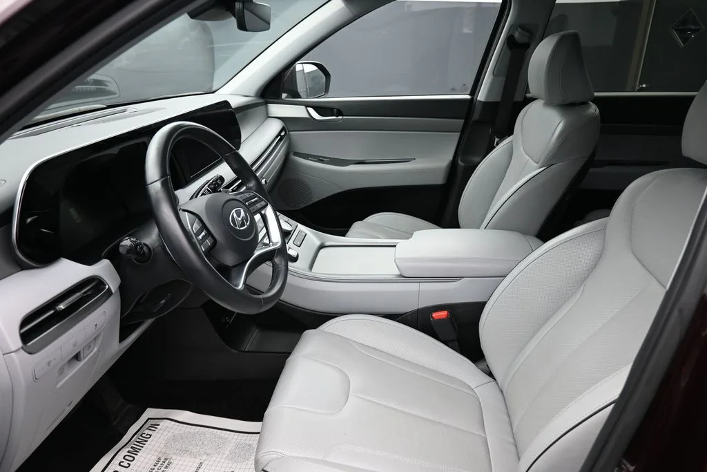 Used 2025 Red Hyundai SEL image 11
