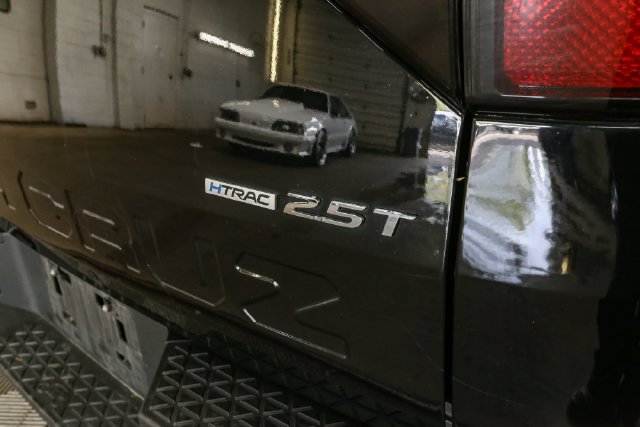 Used 2022 Black Hyundai SEL Premium image 9