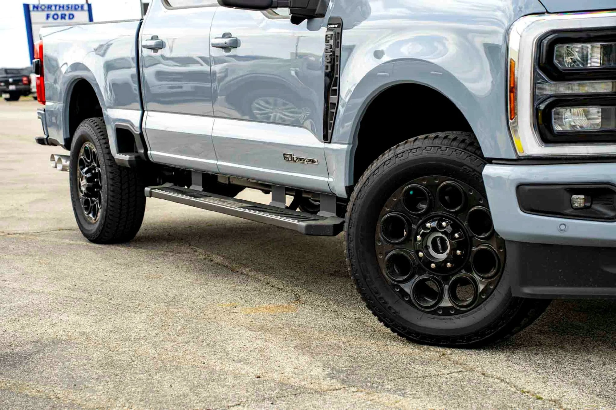 New 2026 Glacier Gray Metallic Tri-Coat Ford LARIAT image 2