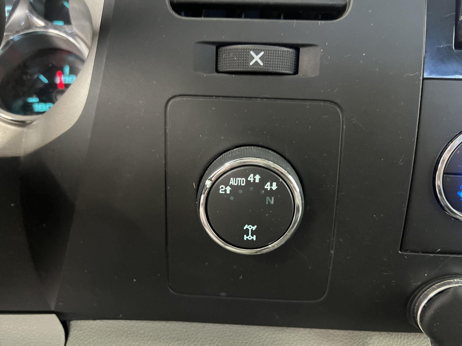 Used 2013 Blue Granite Metallic Chevrolet LT image 29