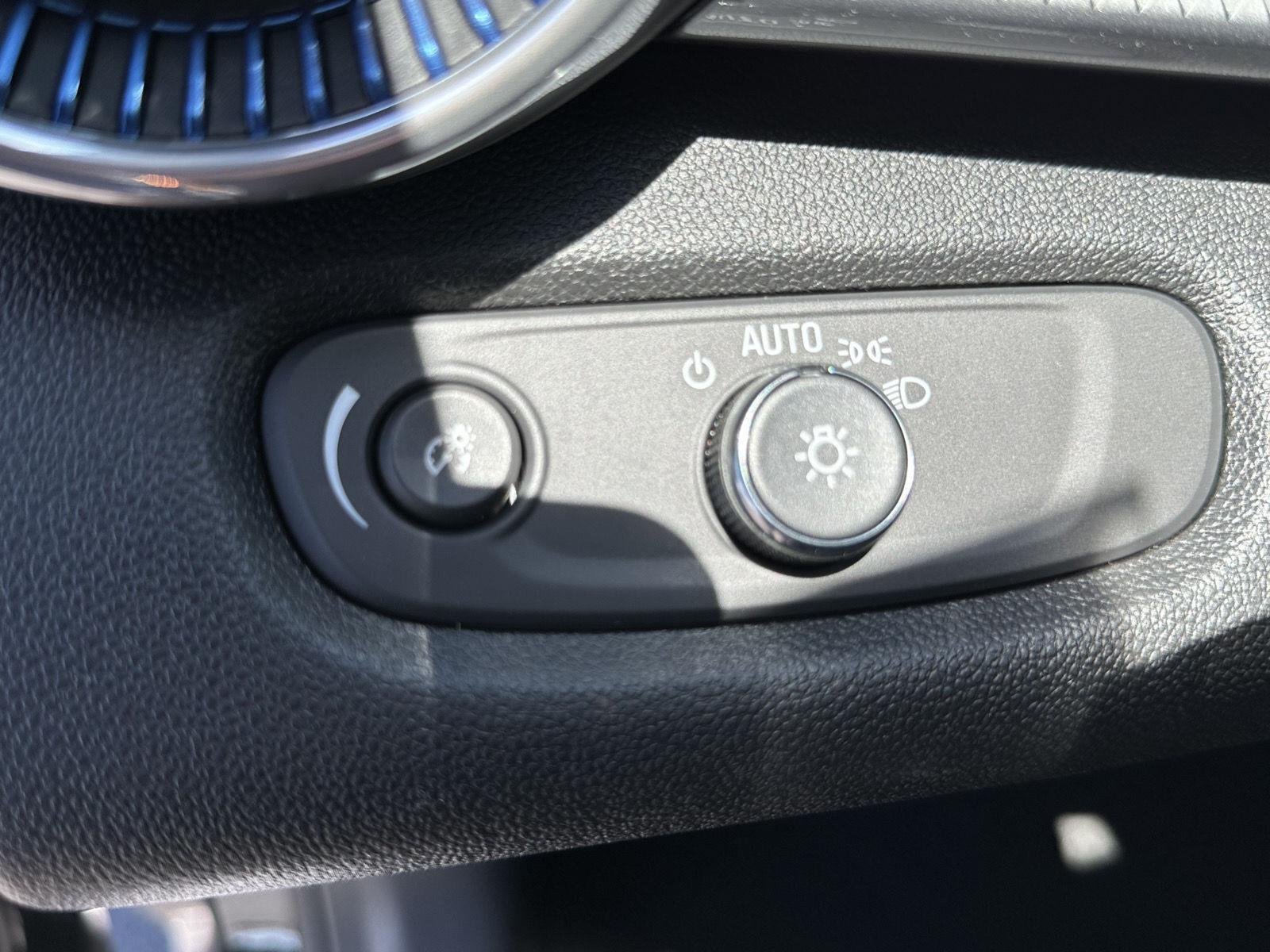 2026 Chevrolet Trax LT - Photo 27