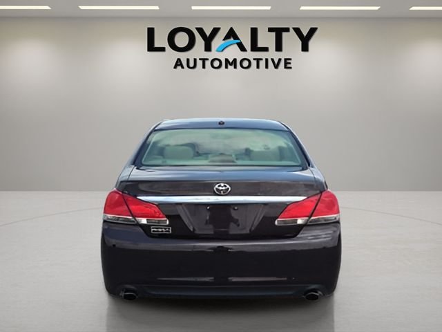 Used 2011 Red Toyota Base image 4