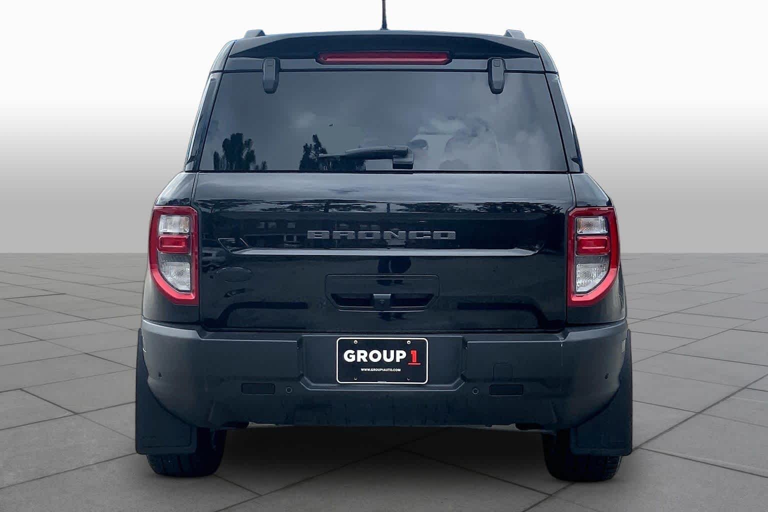Used 2022 Shadow Black Ford Outer Banks image 5
