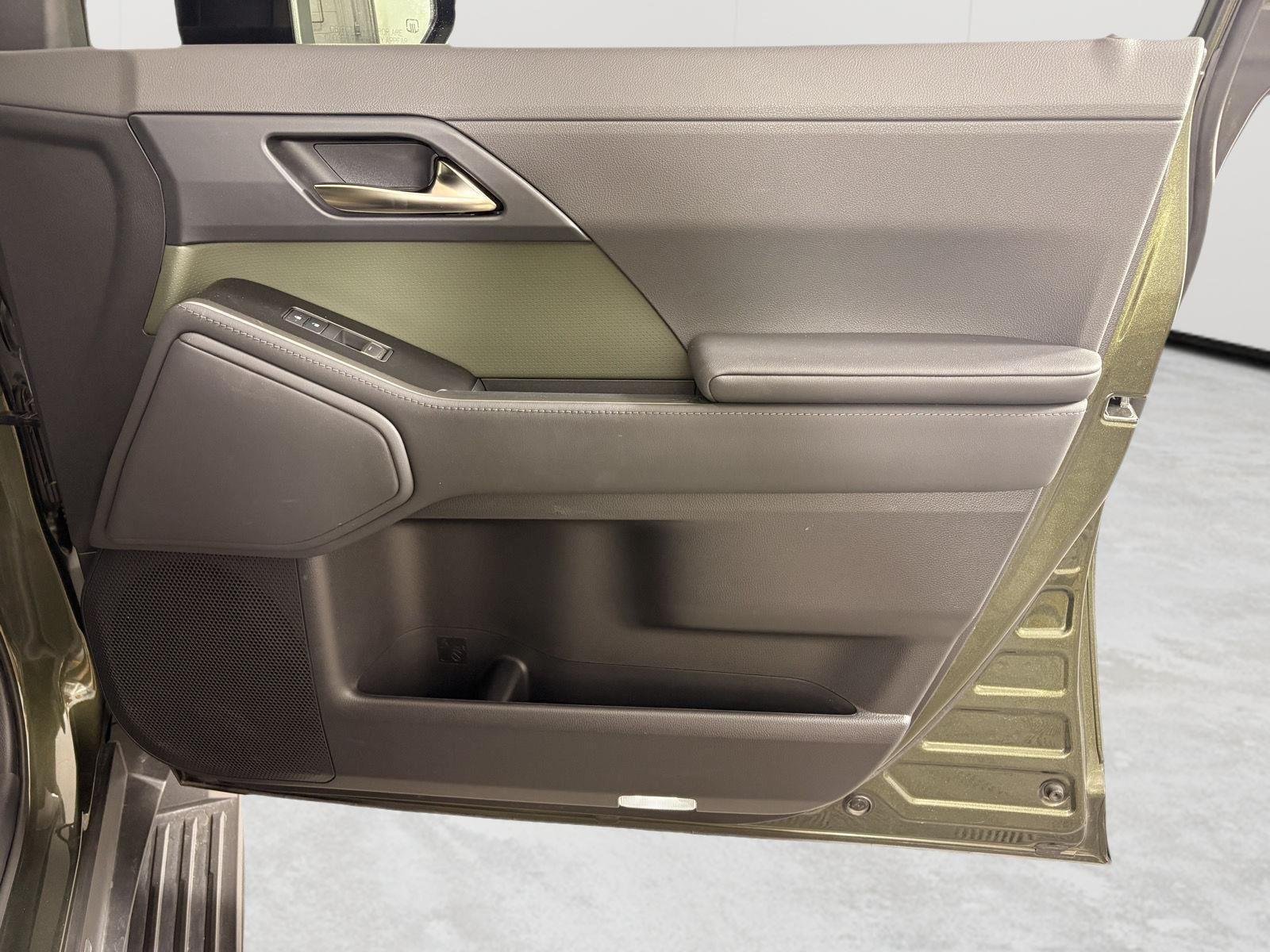 Used 2025 Nori Green Pearl Lexus GX 550 Overtrail image 24
