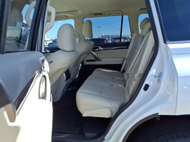 Used 2021 Starfire Pearl Lexus Luxury image 18