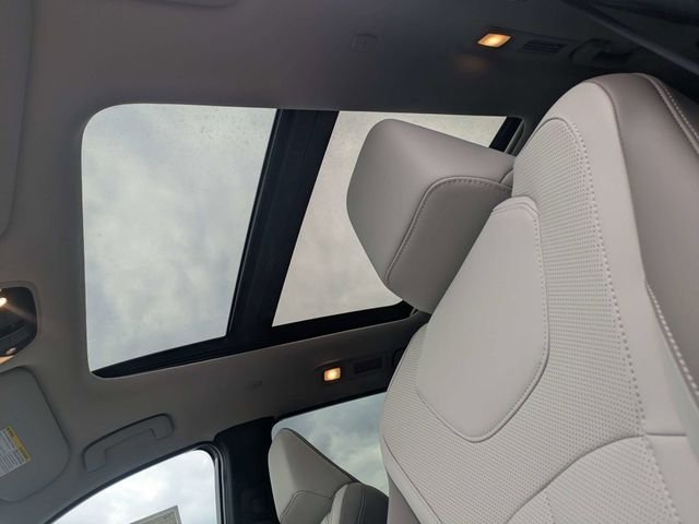 New 2027 DEEP EMERALD INFINITI Luxe AWD image 22