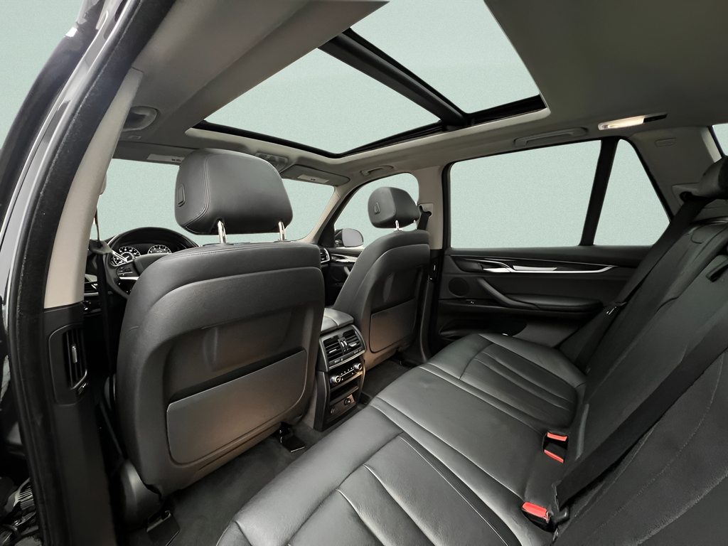 Used 2015 Black Sapphire Metallic BMW xDrive35i image 26