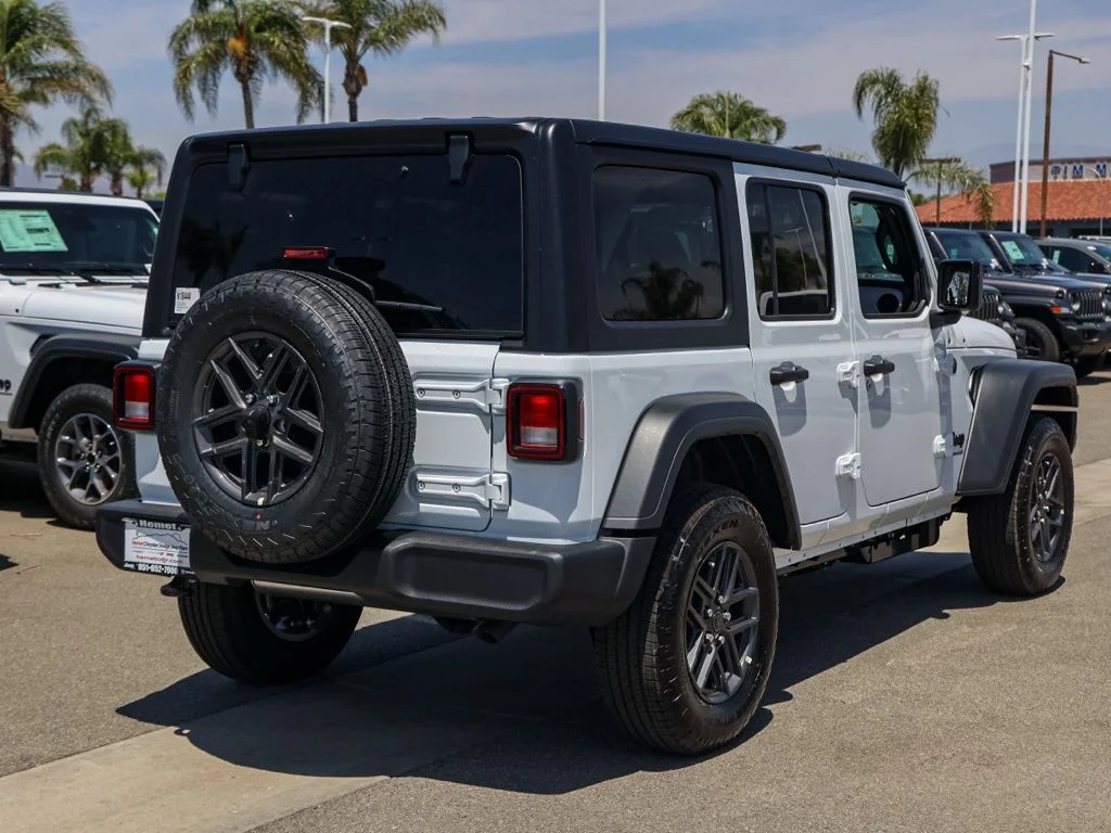 New 2026 Bright White Clear-Coat Exterior Paint Jeep Sport image 4