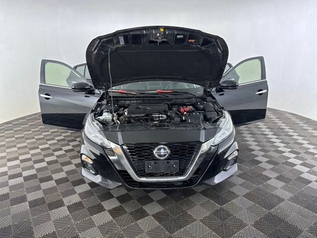 Used 2020 Black Nissan 2.5 SL image 11