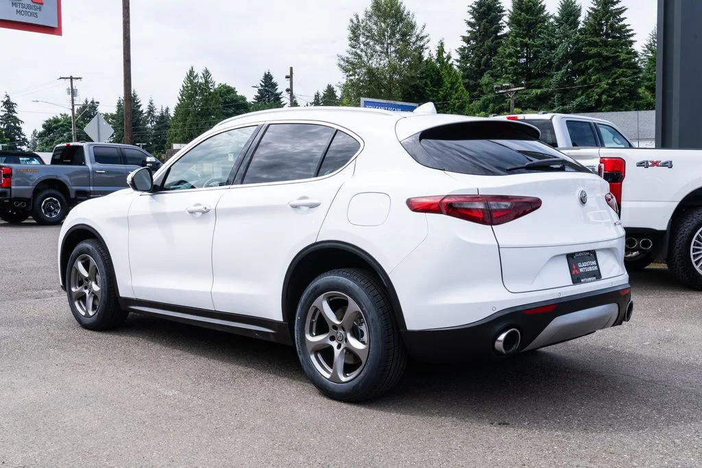 Used 2021 White Alfa Romeo Sprint image 4