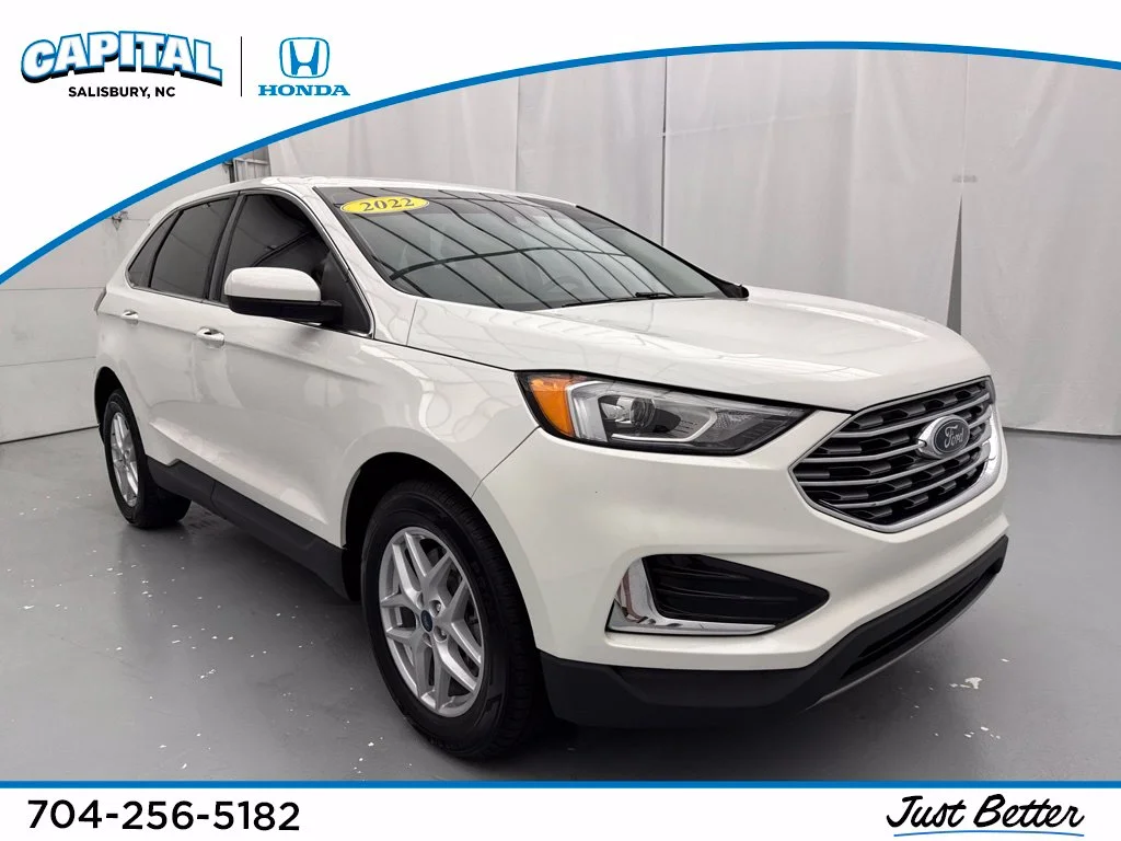 Used 2022 White Ford SEL image 1
