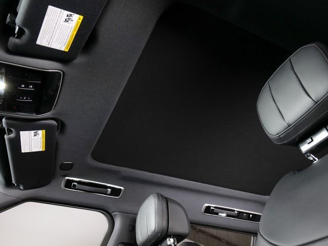 New 2026 Santorini Black Land Rover P530 SE 7 SEAT image 24