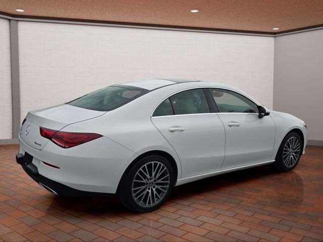 Used 2020  Mercedes-Benz CLA 250 image 4