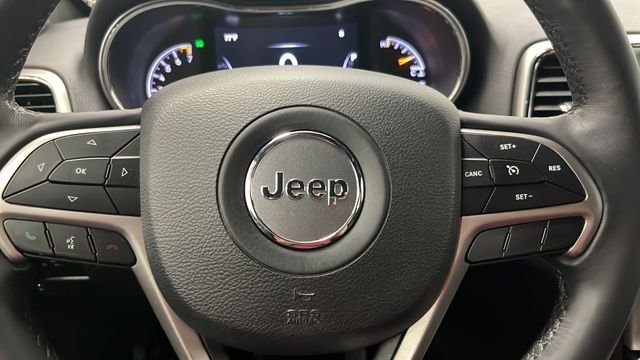 Used 2019 Velvet Red Pearlcoat Jeep Laredo E image 15