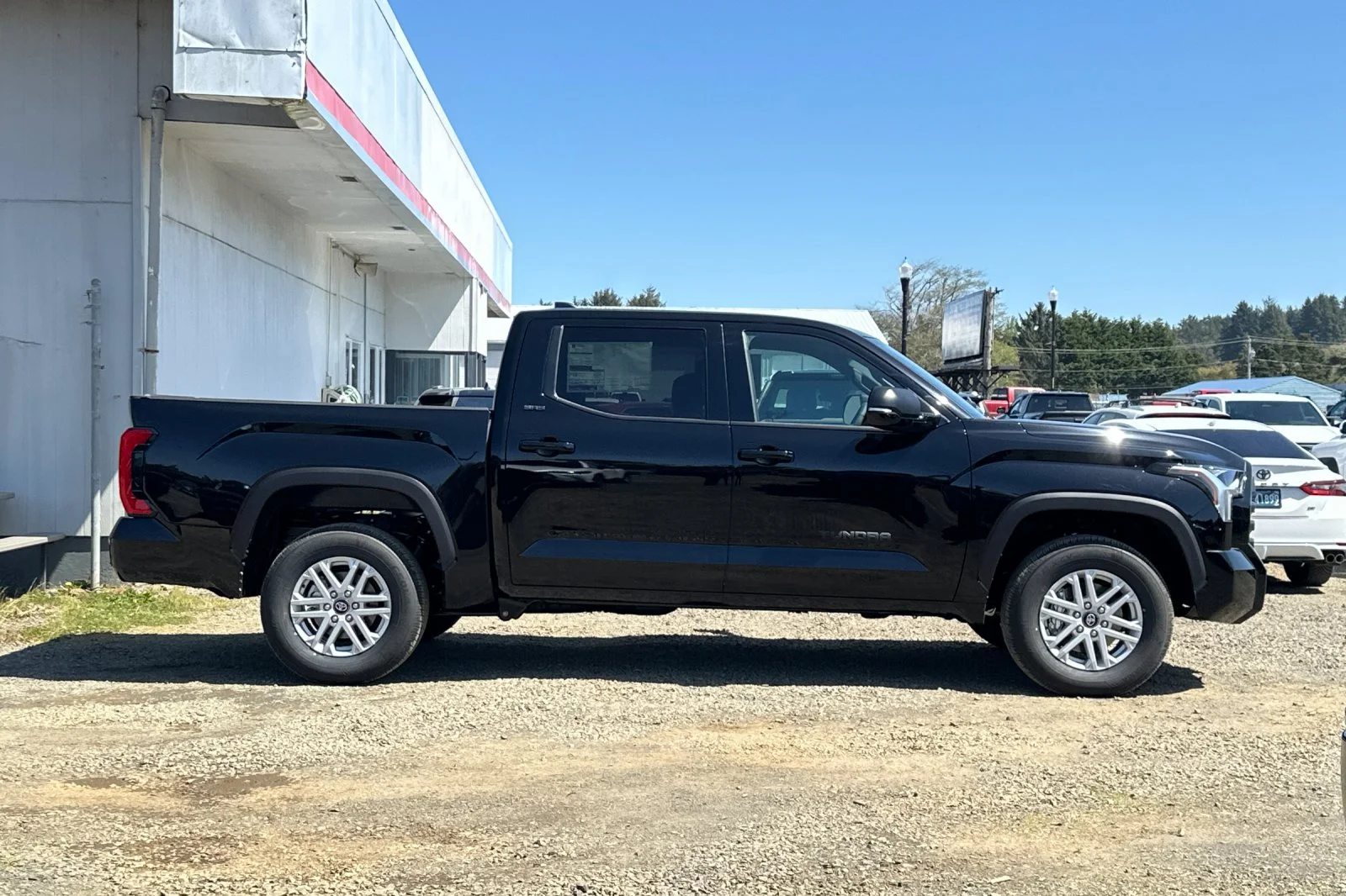 2026 Toyota Tundra SR5 - Photo 3