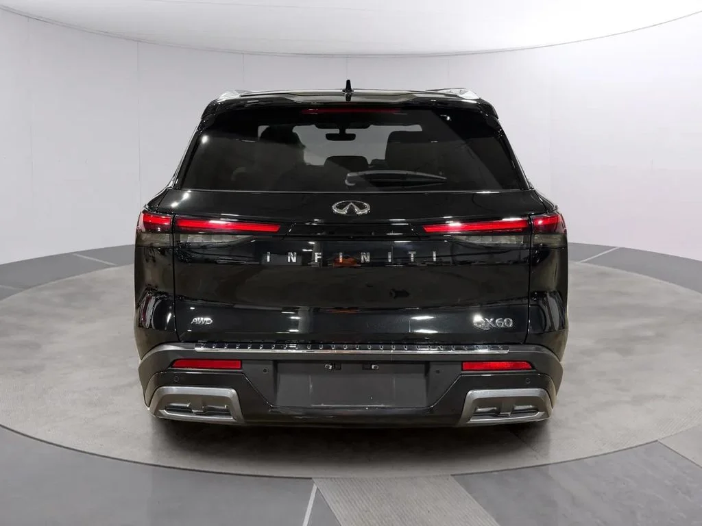 Used 2023 Mineral Black INFINITI Sensory image 4