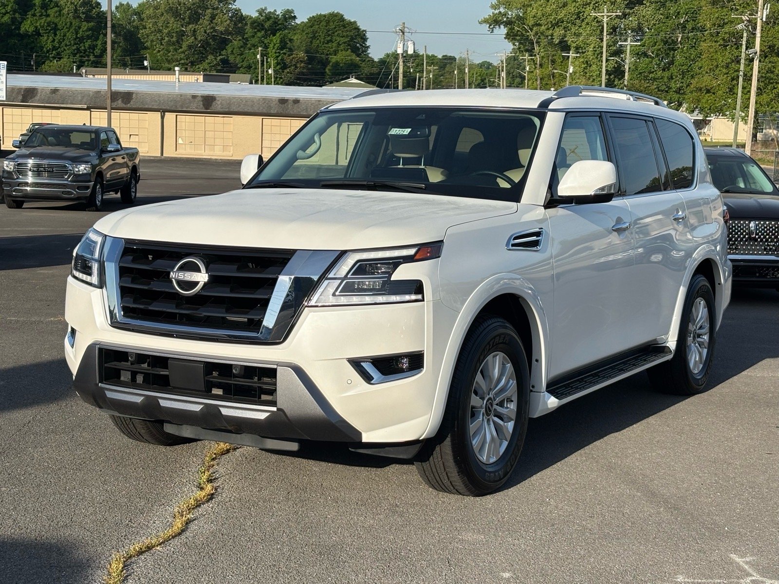2024 Nissan Armada SV 4X2's photo