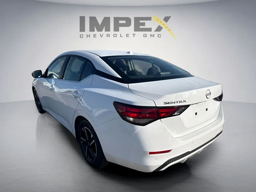 Used 2025 White Nissan SV image 3
