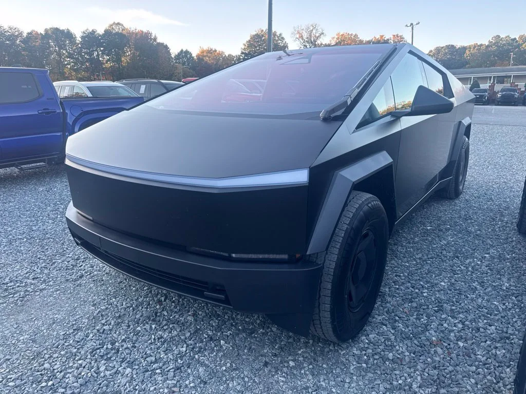 Used 2026  Tesla Base image 1