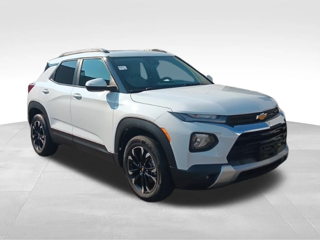 Used 2021 Summit White Chevrolet LT image 8